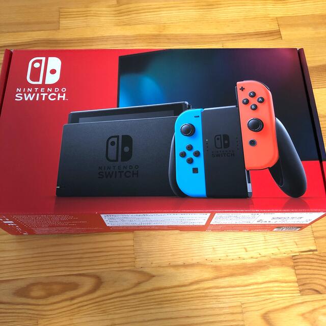 Nintendo Switch(ニンテンドースイッチ)のNintendo Switch (新型) 中古 エンタメ/ホビーのゲームソフト/ゲーム機本体(家庭用ゲーム機本体)の商品写真