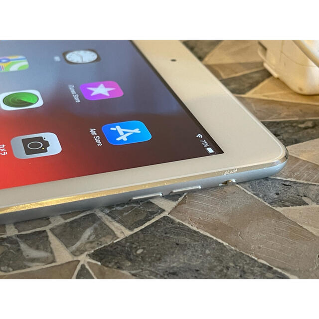 Apple(アップル)のApple iPad Air Wi-Fi 128GB シルバー ME906J/A スマホ/家電/カメラのPC/タブレット(タブレット)の商品写真