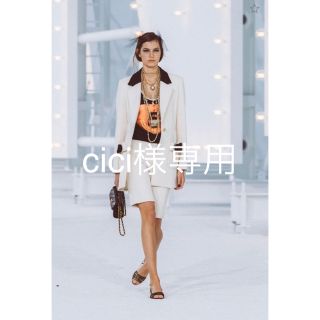 シャネル(CHANEL)のメタル、ラムスキン & コスチューム パール ゴールド　シャネル　CHANEL (ネックレス)