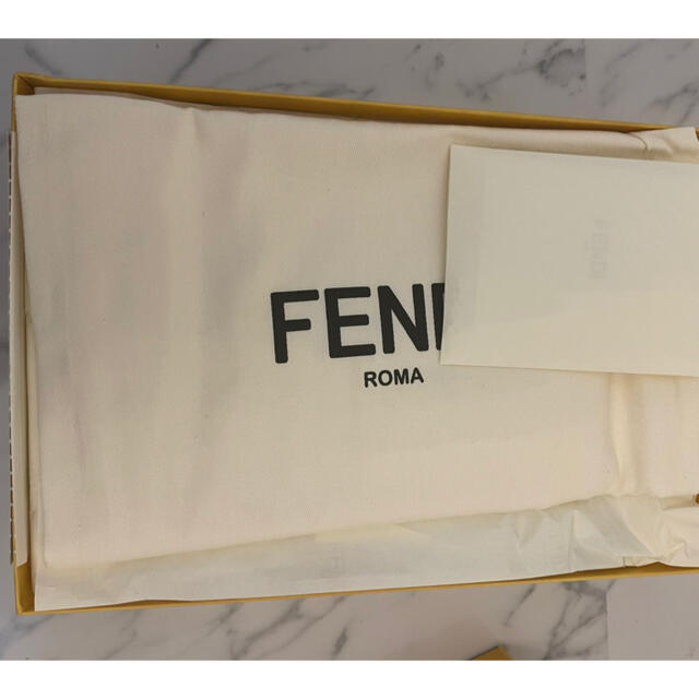 FENDI(フェンディ)の本日限定♡FENDI スニーカー35 レディースの靴/シューズ(スニーカー)の商品写真