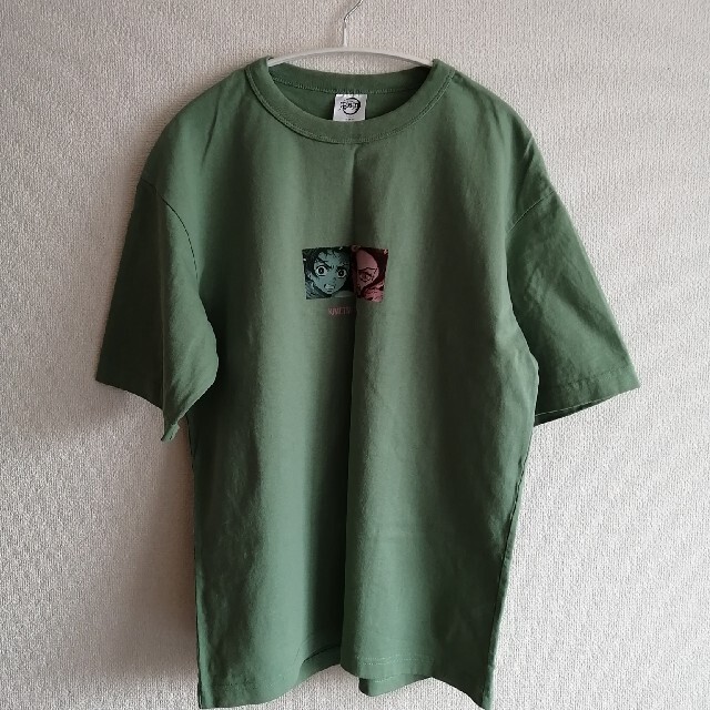 GU(ジーユー)のGU　鬼滅　Tシャツ　メンズ メンズのトップス(Tシャツ/カットソー(半袖/袖なし))の商品写真