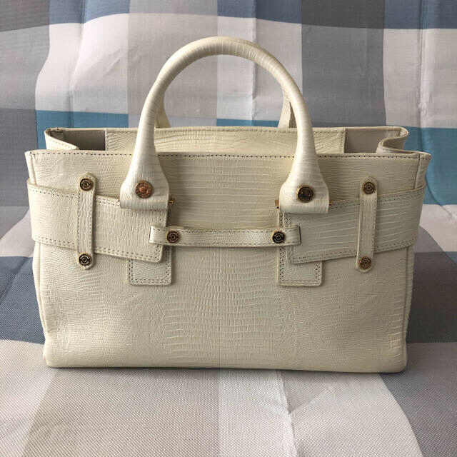 Samantha Thavasa(サマンサタバサ)の合皮　サマンサタバサ　バッグ　クロコ　オフホワイト レディースのバッグ(トートバッグ)の商品写真