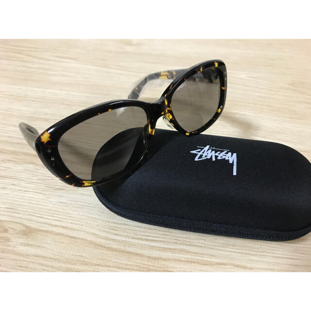 【新品】STUSSY "NAOMI"サングラス★カモフラージュ