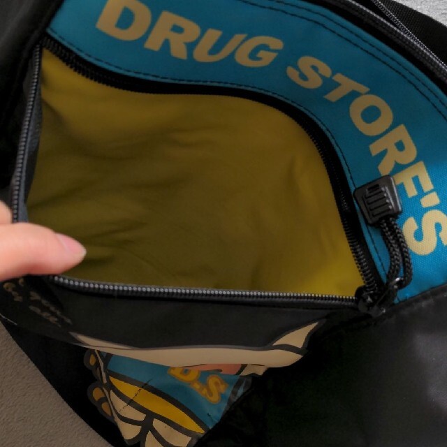 drug store's(ドラッグストアーズ)のドラッグストアーズ　非売品バッグ レディースのバッグ(ショルダーバッグ)の商品写真