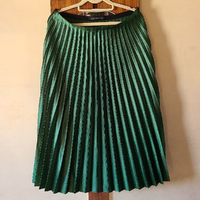 ZARA(ザラ)のZARAプリーツスカート レディースのスカート(ロングスカート)の商品写真