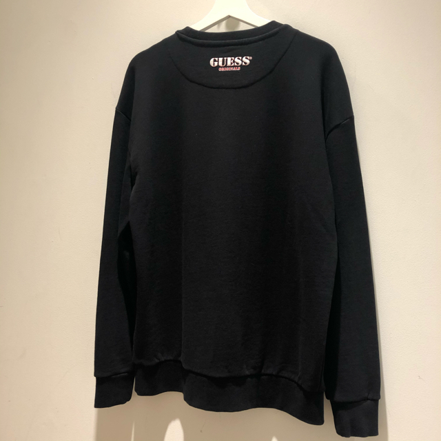 GUESS(ゲス)のGUESS × MICKEY SWEATER スウェット Mサイズ 新品未使用 メンズのトップス(スウェット)の商品写真