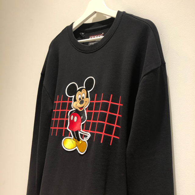 GUESS(ゲス)のGUESS × MICKEY SWEATER スウェット Mサイズ 新品未使用 メンズのトップス(スウェット)の商品写真