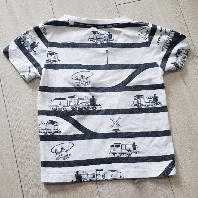 Design Tshirts Store graniph(グラニフ)のグラニフトーマス　Tシャツ　100cm　 キッズ/ベビー/マタニティのキッズ服男の子用(90cm~)(Tシャツ/カットソー)の商品写真
