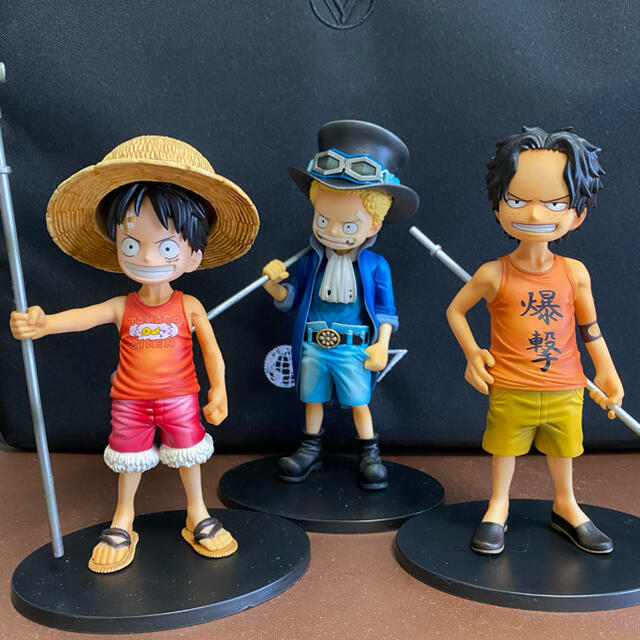 集英社(シュウエイシャ)のONE PIECE ルフィ エース サボ 幼少期 フィギュア エンタメ/ホビーのフィギュア(アニメ/ゲーム)の商品写真