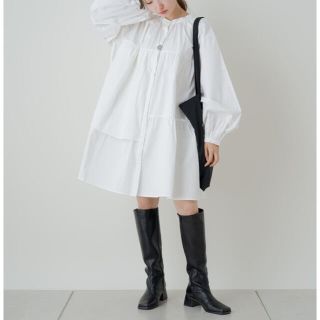 ワンピースレア❗今季新作❗完売商品❗【新品】カスタネフリルシャツワンピース(ホワイト)