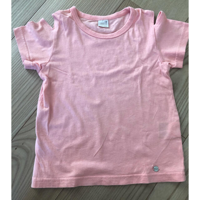 petit main(プティマイン)のpetit main 肩開きTシャツ キッズ/ベビー/マタニティのキッズ服女の子用(90cm~)(Tシャツ/カットソー)の商品写真