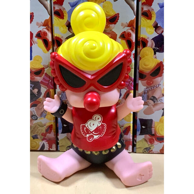 HYSTERIC MINI(ヒステリックミニ)のヒスミニ☆正規品☆新品☆ドール☆赤☆スタッズ付き☆人形☆フィギュア エンタメ/ホビーのフィギュア(その他)の商品写真