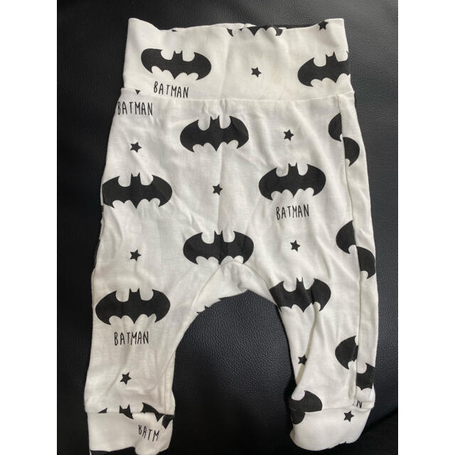 H&M(エイチアンドエム)のバットマン　ズボン　ベビー キッズ/ベビー/マタニティのベビー服(~85cm)(パンツ)の商品写真