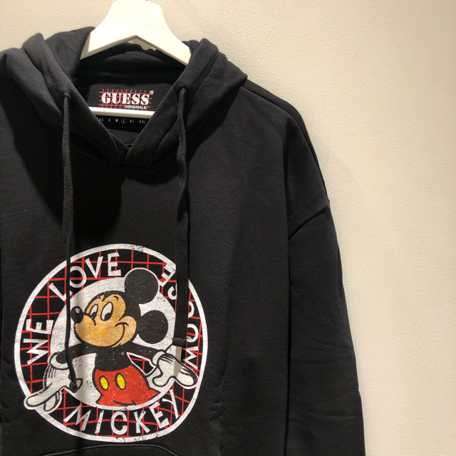 GUESS(ゲス)のGUESS × MICKEY Lサイズ HOODY フーディ 新品未使用です！ メンズのトップス(パーカー)の商品写真