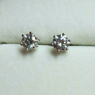 モアサナイト 5mm ピアス(ピアス)