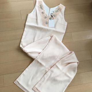 レディー(Rady)のRady 新品　ビジュー付きオールインワン　サーモンピンク(オールインワン)