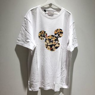 ゲス(GUESS)のGUESS × ミッキー XLサイズ 可愛い White 新品未使用です！(Tシャツ/カットソー(半袖/袖なし))