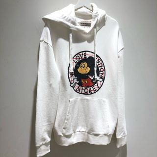 ゲス(GUESS)のGUESS ×MICKEY Mサイズ フーディ WHTカラー 新品未使用です。(パーカー)