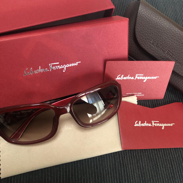 Salvatore Ferragamo(サルヴァトーレフェラガモ)のsalvatore ferragamo サングラス フェラガモ レディースのファッション小物(サングラス/メガネ)の商品写真