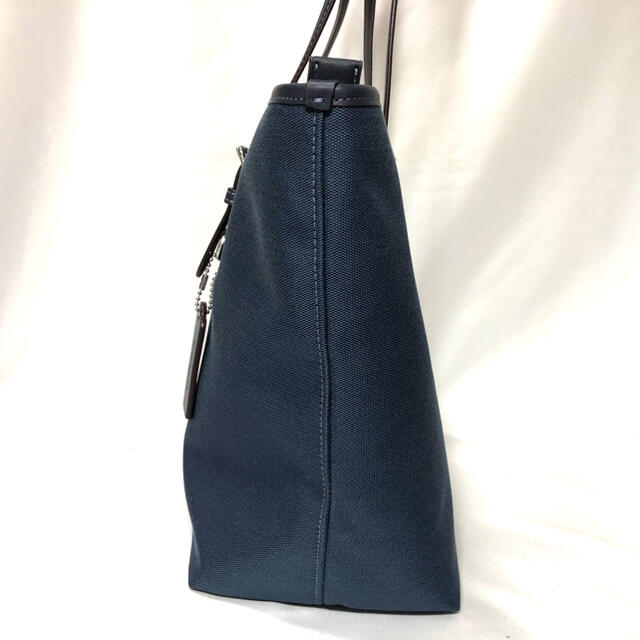 高評価の贈り物 コーチ 【新品】COACH ジップ デニム シルバー トートバッグ - トートバッグ