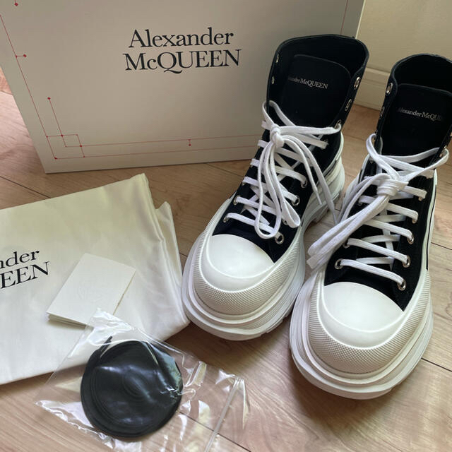 芸能人愛用 - McQueen Alexander アレキサンダーマックイーン