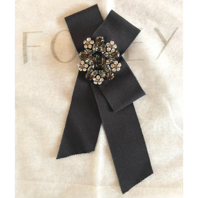 専用】☆FOXEYフォクシー☆Ribbon Flowerラインストーンブローチ www ... フォクシーFOXEY リボンブローチ
