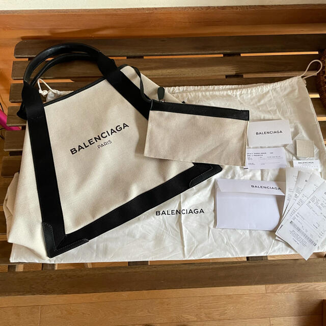 専用 BALENCIAGA ネイビーカバ M