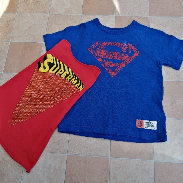 GAP Kids(ギャップキッズ)のスーパーマン　Tシャツ キッズ/ベビー/マタニティのキッズ服男の子用(90cm~)(Tシャツ/カットソー)の商品写真