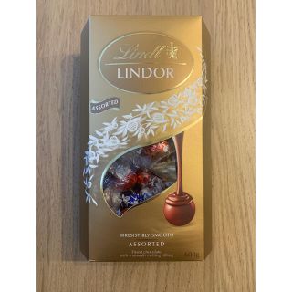 リンツ(Lindt)のリンツ LINDT LINDOR ASSORTED チョコレート(菓子/デザート)