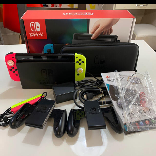 Nintendo Switch(ニンテンドースイッチ)の中古　任天堂スイッチ　本体　追加セット　スイッチ　任天堂 エンタメ/ホビーのゲームソフト/ゲーム機本体(家庭用ゲーム機本体)の商品写真