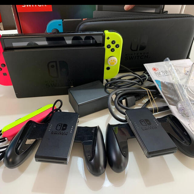 Nintendo Switch(ニンテンドースイッチ)の中古　任天堂スイッチ　本体　追加セット　スイッチ　任天堂 エンタメ/ホビーのゲームソフト/ゲーム機本体(家庭用ゲーム機本体)の商品写真