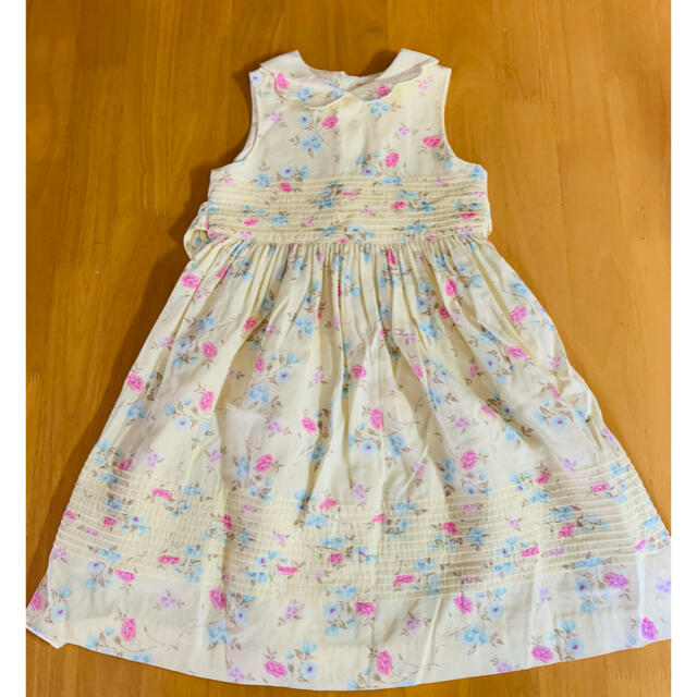 LAURA ASHLEY(ローラアシュレイ)のローラアシュレイ　ワンピース キッズ/ベビー/マタニティのキッズ服女の子用(90cm~)(ワンピース)の商品写真