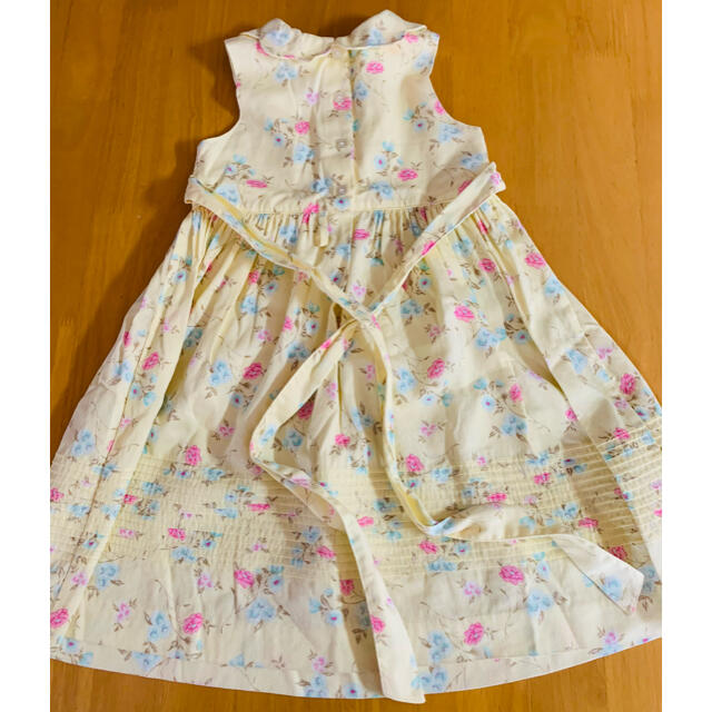 LAURA ASHLEY(ローラアシュレイ)のローラアシュレイ　ワンピース キッズ/ベビー/マタニティのキッズ服女の子用(90cm~)(ワンピース)の商品写真