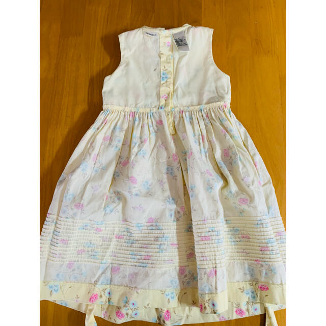 LAURA ASHLEY(ローラアシュレイ)のローラアシュレイ　ワンピース キッズ/ベビー/マタニティのキッズ服女の子用(90cm~)(ワンピース)の商品写真