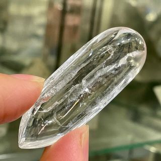 厳選！宝石質！虹入り！水入り水晶ペンダント　エッチドチューブ入り☆古代水