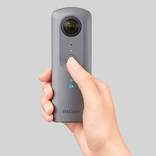 RICOH(リコー)のRICOH THETA V 本体のみ スマホ/家電/カメラのカメラ(コンパクトデジタルカメラ)の商品写真