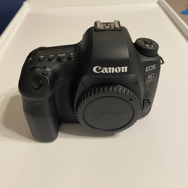 Canon(キヤノン)のCanon キヤノン EOS 6D Mark2 ボディ シャッター約9000回 スマホ/家電/カメラのカメラ(デジタル一眼)の商品写真