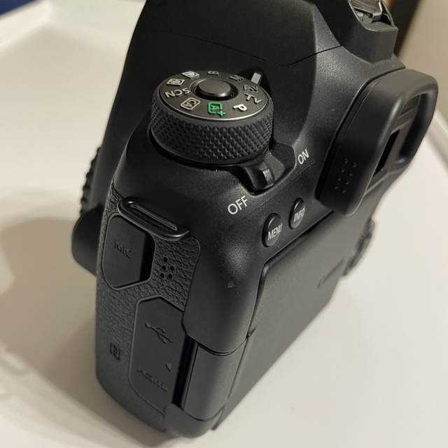 Canon(キヤノン)のCanon キヤノン EOS 6D Mark2 ボディ シャッター約9000回 スマホ/家電/カメラのカメラ(デジタル一眼)の商品写真