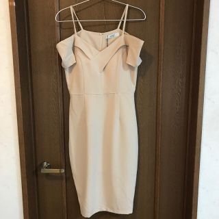 デイジーストア(dazzy store)のドレス　ベージュ　Mサイズ　結婚式、パーティー、キャバ(ミディアムドレス)