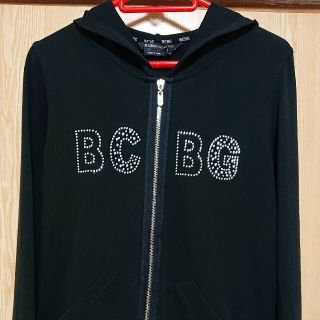 ビーシービージーマックスアズリア(BCBGMAXAZRIA)のBCBG MAXAZRIAパーカー(パーカー)