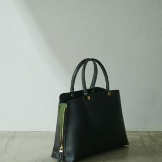 ロペ(ROPE’)の新品未使用【E'POR】Y bag Medium (サイドジップトートバッグ)黒(ハンドバッグ)