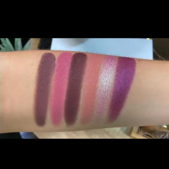 NARS(ナーズ)のJuvias place ジュビアスプレイス アイシャドウ パレットMAUVES コスメ/美容のベースメイク/化粧品(アイシャドウ)の商品写真