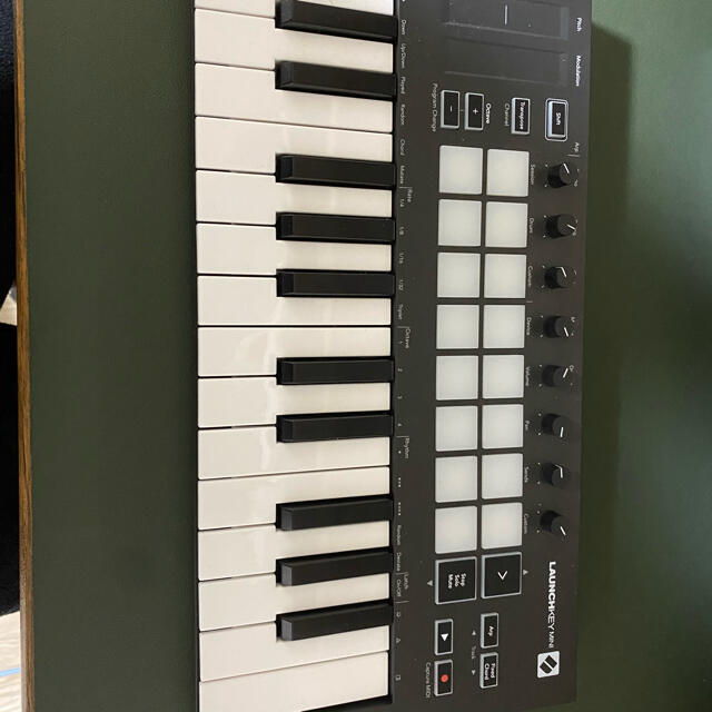 NOVATION MIDI Launchkey Mini MK3 楽器のDTM/DAW(MIDIコントローラー)の商品写真