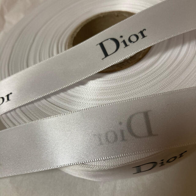 Christian Dior(クリスチャンディオール)のDior/ホワイトリボン✨幅2㎝×3m【正規品】 インテリア/住まい/日用品のオフィス用品(ラッピング/包装)の商品写真