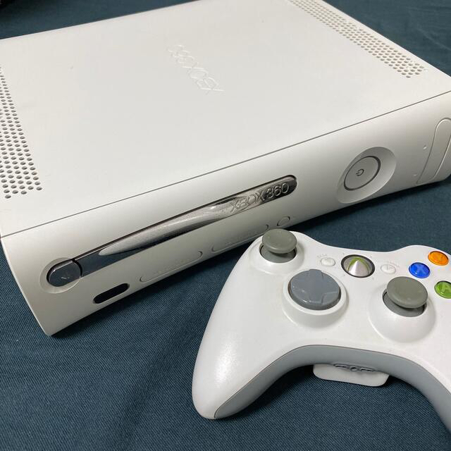 Xbox360(エックスボックス360)のXbox360 本体　ソフト５本セット エンタメ/ホビーのゲームソフト/ゲーム機本体(家庭用ゲーム機本体)の商品写真