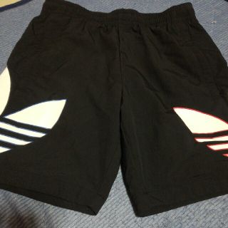 アディダス(adidas)のアディダス トリコロールカラーハーフパンツ(ショートパンツ)