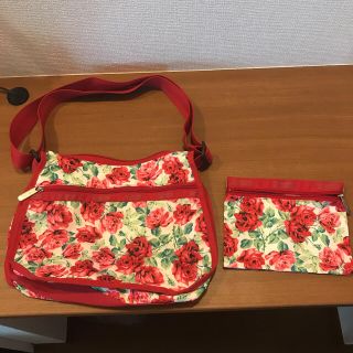 レスポートサック(LeSportsac)のレスポ　バラ柄　ショルダーバッグ(ショルダーバッグ)