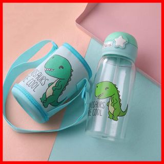 大容量700ml★新品未使用　カバー付きストローマグ　グリーン 緑　男の子(水筒)