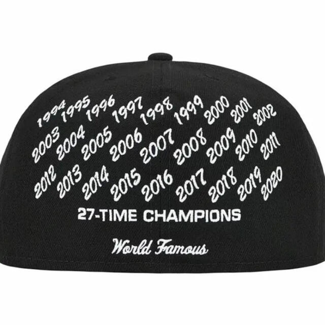 Supreme(シュプリーム)のChampions Box Logo New Era  7 1/2 メンズの帽子(キャップ)の商品写真