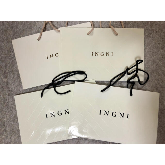 INGNI(イング)のINGNI ショップ袋　ショッパー　紙袋　4点セット レディースのバッグ(ショップ袋)の商品写真